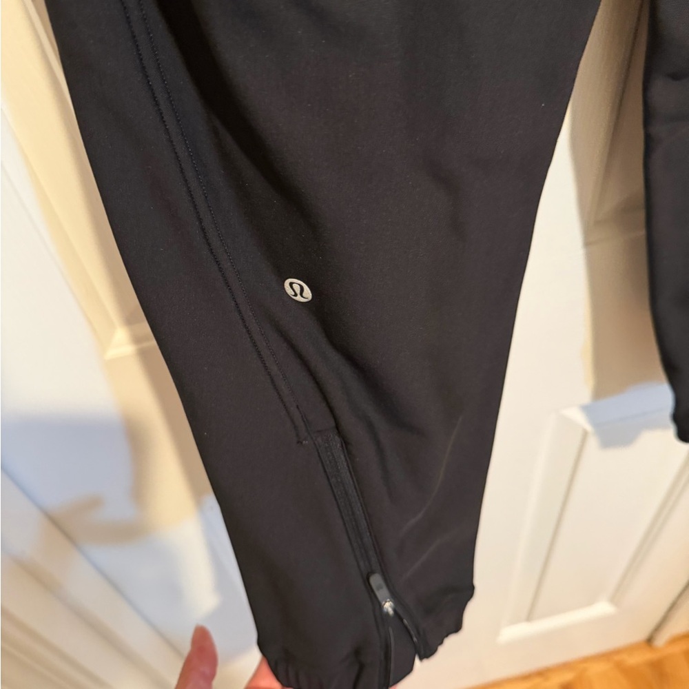 Lululemon Women’s Black Joggers - Picture 3 of 4